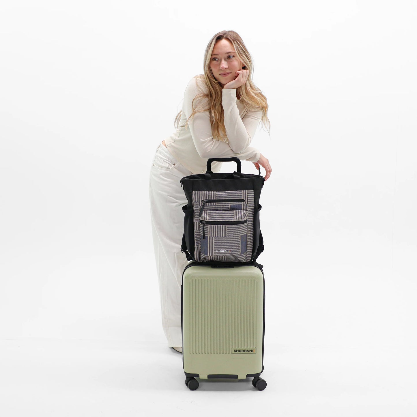 Soleil AT | Multi-Wear Travel Bag - Smoky Orchid Pink