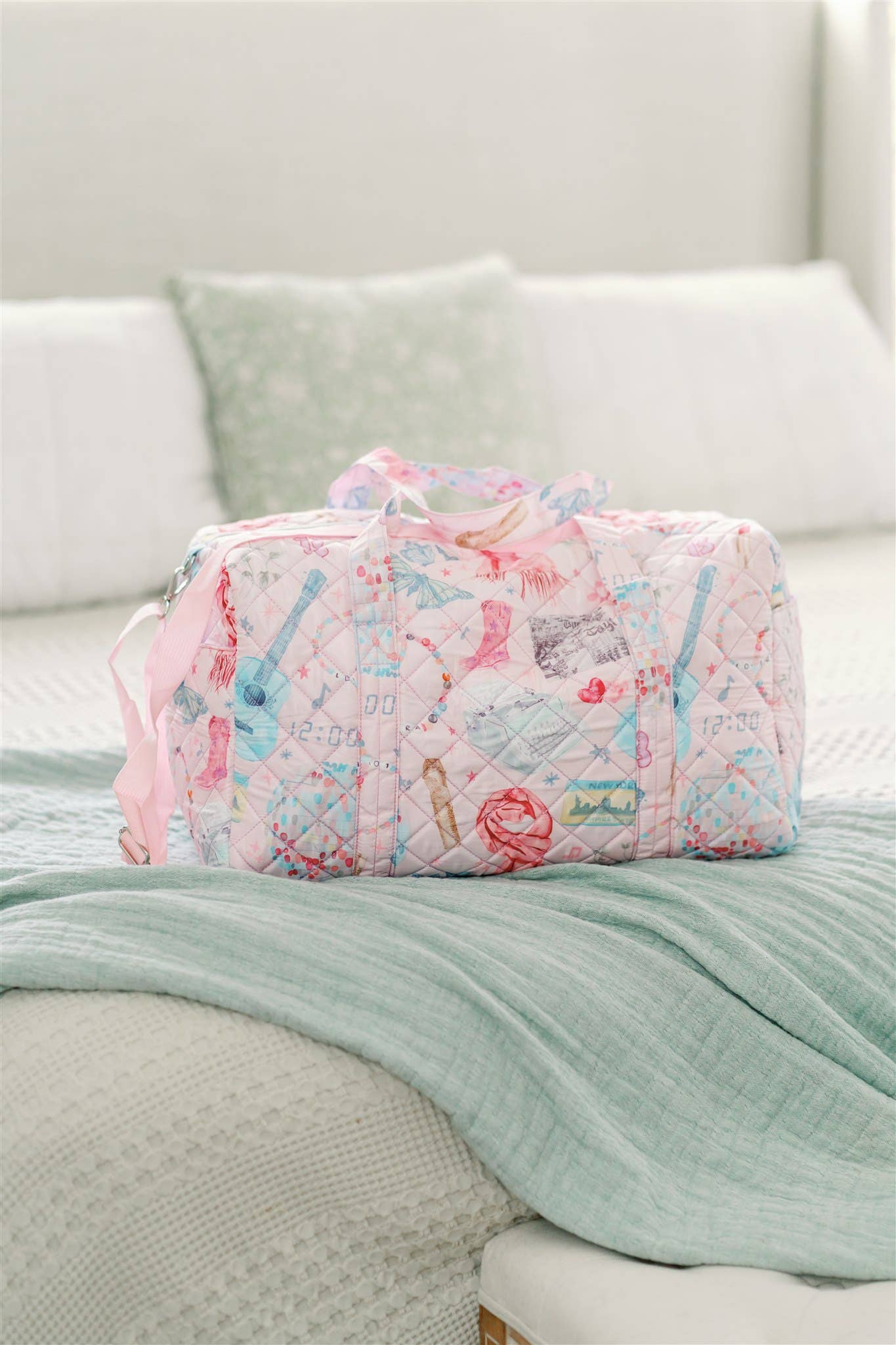 Gracefully Made Art - Eras Quilted Duffle